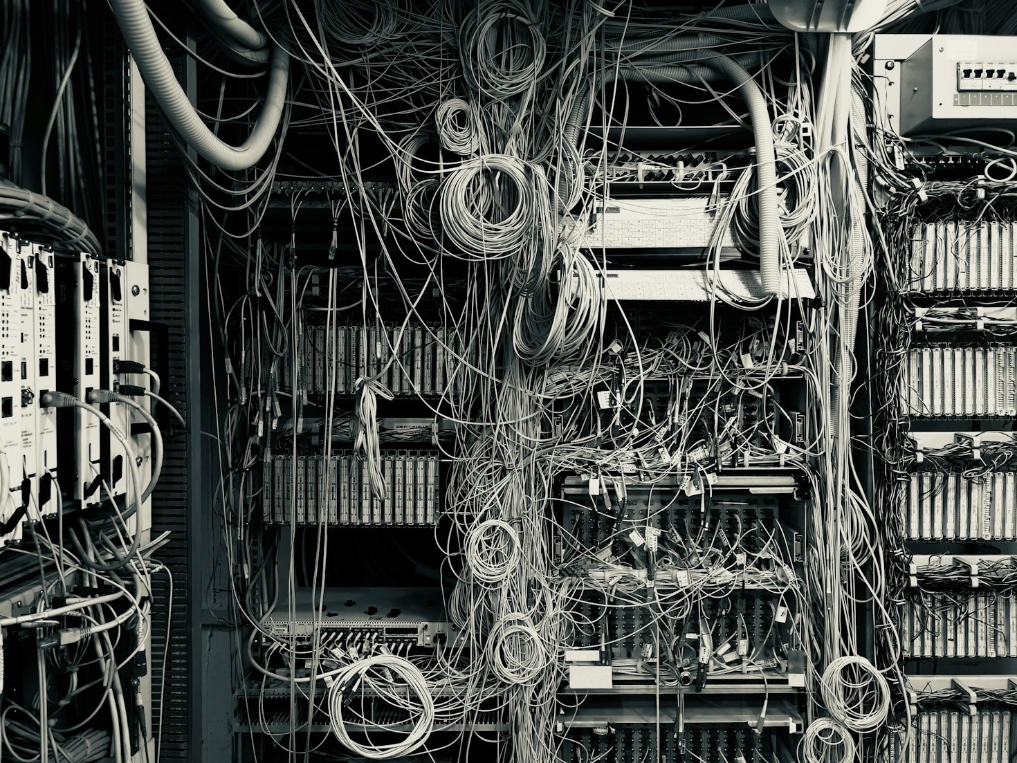 🤝 ¿Por qué es clave elegir bien a tu aliado tecnológico? Consejos, riesgos y cómo GeekForce puede ayudarte